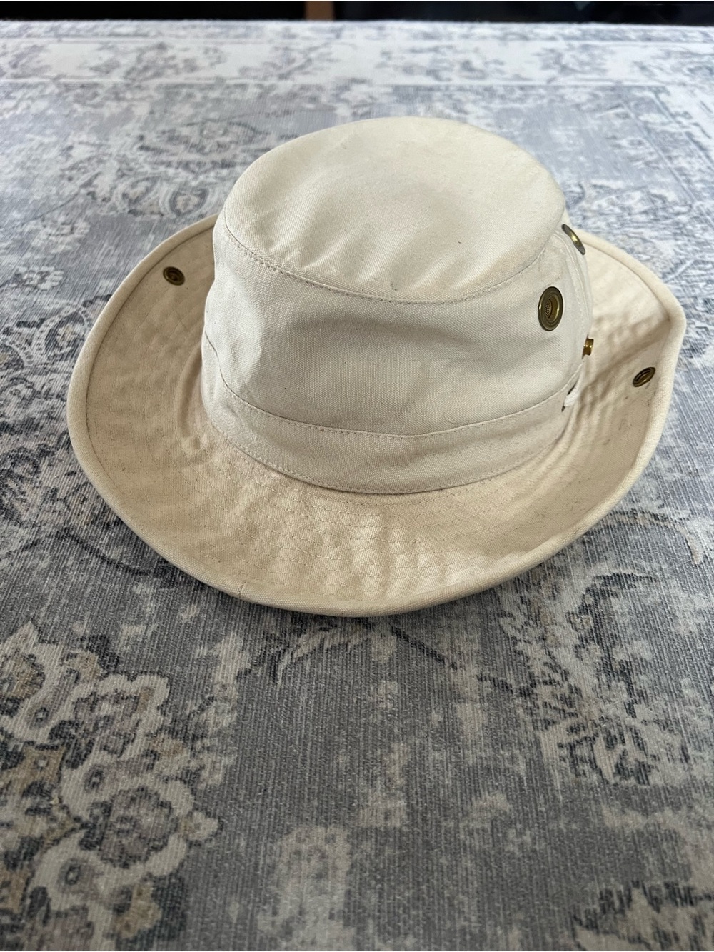 Vintage Tilley T3 with original bragtag